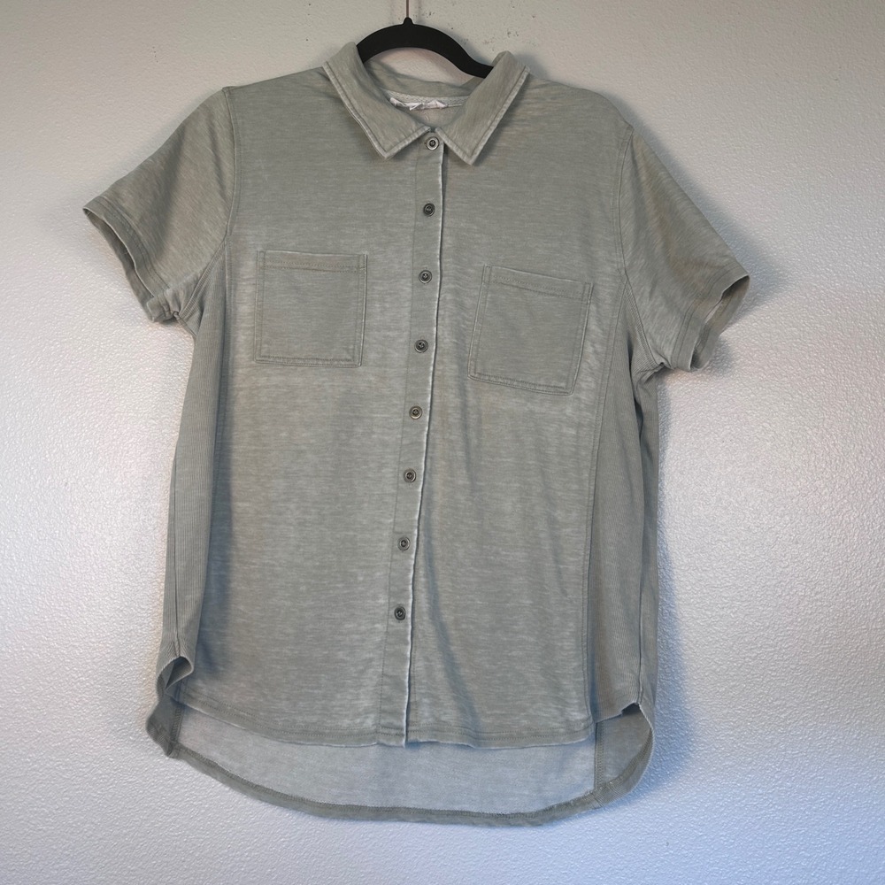 Jane + Delancey Women's Sage Green Short Sleeve Button Down Shirt Large